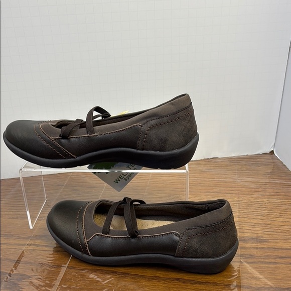 Earth Origins Brown Flats with Comfort Strap - Picture 2 of 6